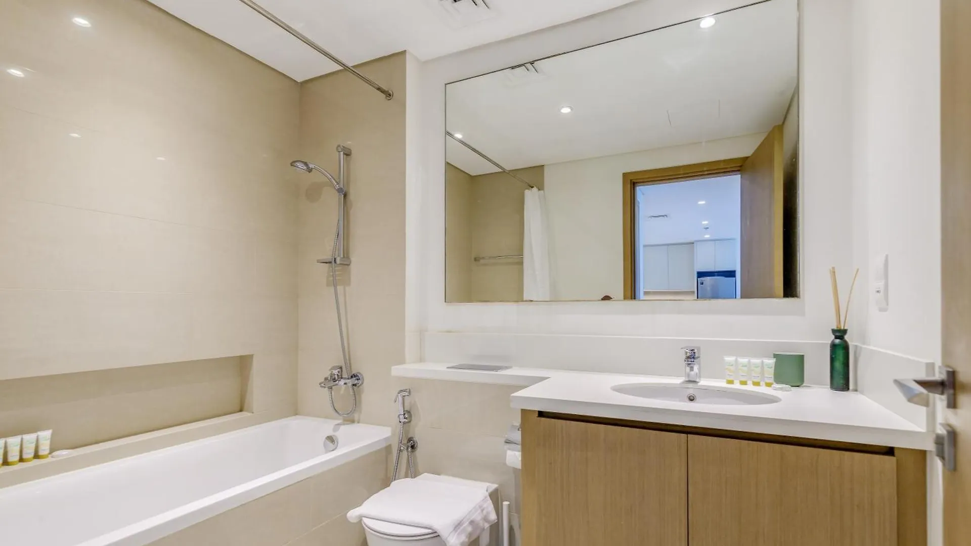 Harbour Views Tower 2, Creek Harbour - 1Br Apartment - Allsopp & Allsopp Dubai